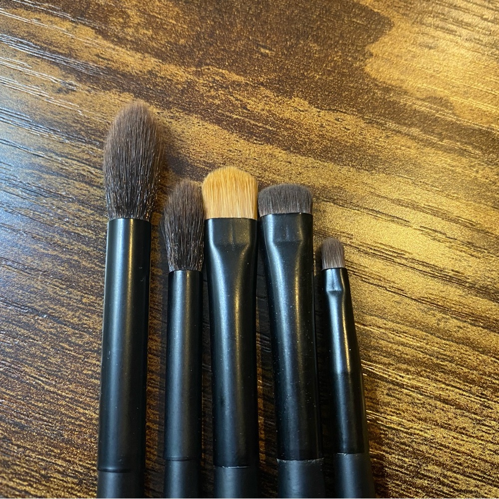 BH Cosmetics Versatile Makeup Brush Collection NEW - Picture 3 of 6
